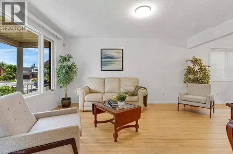 31 Pinewarbler Drive Hamilton ON L9A 4Z8