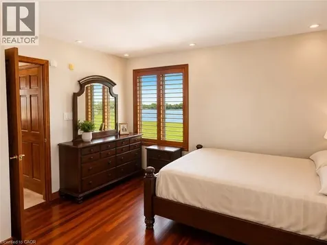 568 Ridge Road Hamilton ON L8J 2Y6