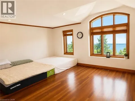 568 Ridge Road Hamilton ON L8J 2Y6