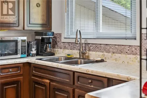 83 Rayside Avenue Azilda ON P0M 1B0