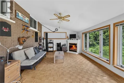 83 Rayside Avenue Azilda ON P0M 1B0