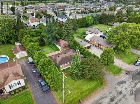 83 Rayside Avenue Azilda ON P0M 1B0