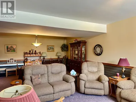 238 4th Street Crescent Hanover ON N4N 3S2