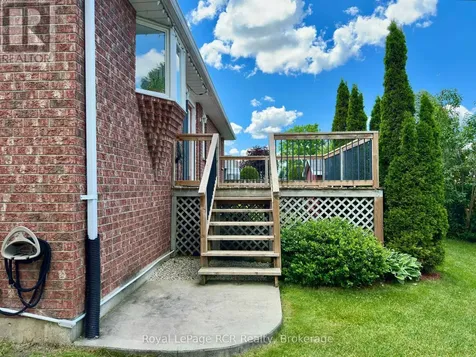 238 4th Street Crescent Hanover ON N4N 3S2