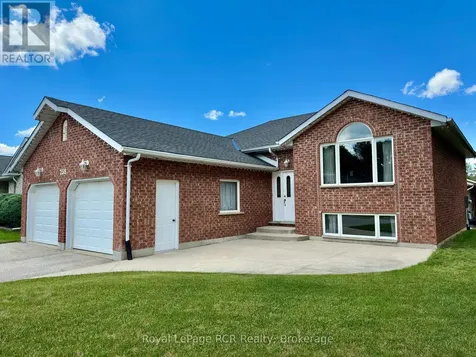 238 4th Street Crescent Hanover ON N4N 3S2