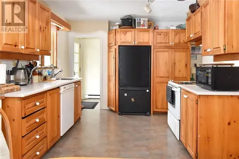 488 Lake Point Court Sudbury ON P3E 6J3