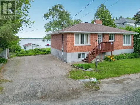 488 Lake Point Court Sudbury ON P3E 6J3