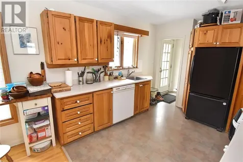 488 Lake Point Court Sudbury ON P3E 6J3