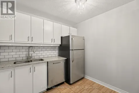 1599 Lassiter Terrace Ottawa ON K1J 8R6