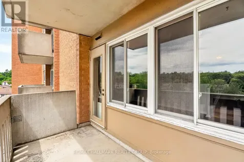 1599 Lassiter Terrace Ottawa ON K1J 8R6