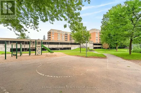1599 Lassiter Terrace Ottawa ON K1J 8R6