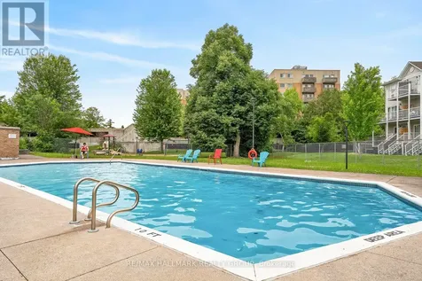 1599 Lassiter Terrace Ottawa ON K1J 8R6
