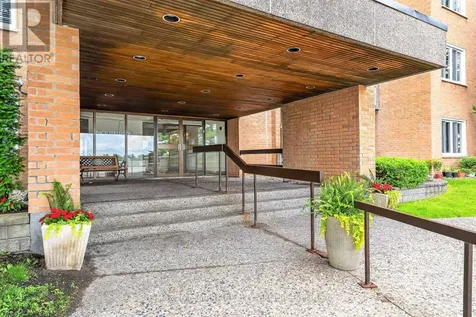 1599 Lassiter Terrace Ottawa ON K1J 8R6