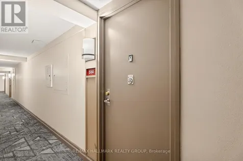 1599 Lassiter Terrace Ottawa ON K1J 8R6
