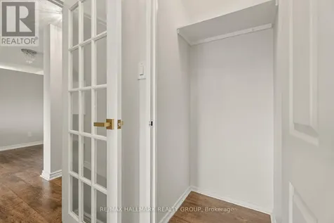 1599 Lassiter Terrace Ottawa ON K1J 8R6