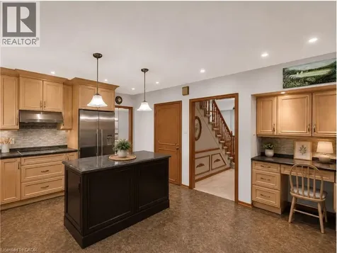 564 Mountain Brow Boulevard Hamilton ON L8T 1A9