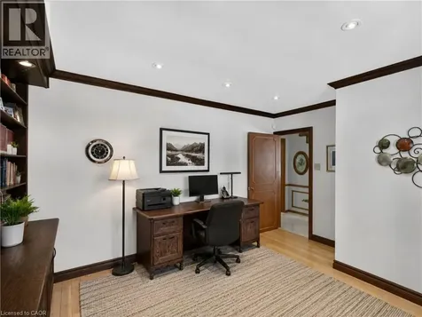 564 Mountain Brow Boulevard Hamilton ON L8T 1A9