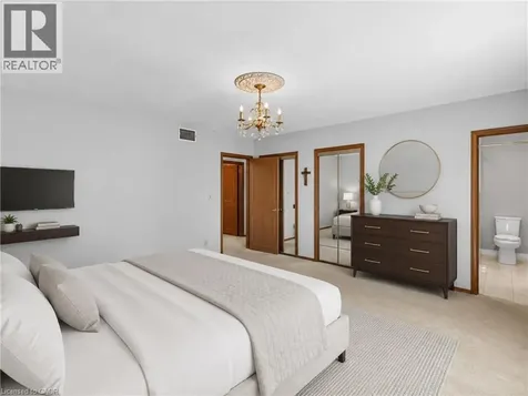 564 Mountain Brow Boulevard Hamilton ON L8T 1A9