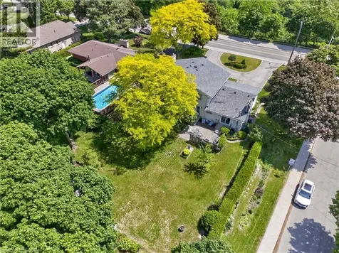 564 Mountain Brow Boulevard Hamilton ON L8T 1A9