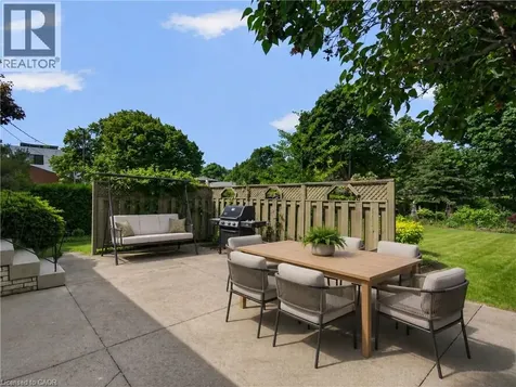 564 Mountain Brow Boulevard Hamilton ON L8T 1A9