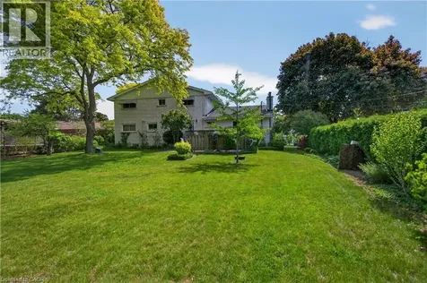564 Mountain Brow Boulevard Hamilton ON L8T 1A9