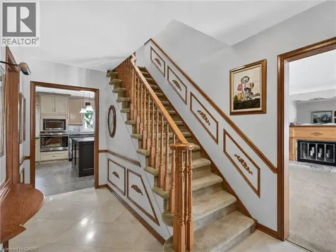 564 Mountain Brow Boulevard Hamilton ON L8T 1A9