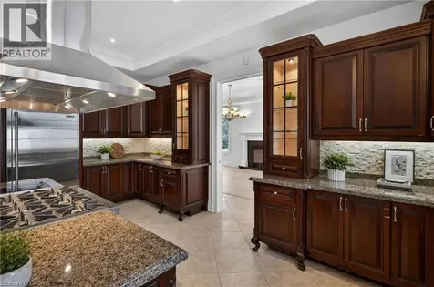 803 Ridge Road Hamilton ON L8J 2Y3