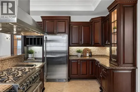 803 Ridge Road Hamilton ON L8J 2Y3