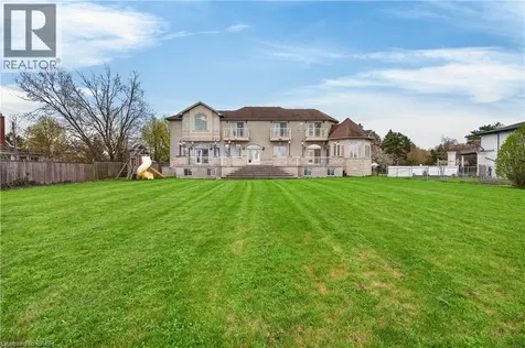 803 Ridge Road Hamilton ON L8J 2Y3