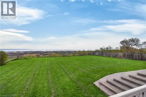 803 Ridge Road Hamilton ON L8J 2Y3