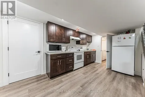 61 Mulgrove Drive Toronto (etobicoke West Mall) ON M9C 2R4