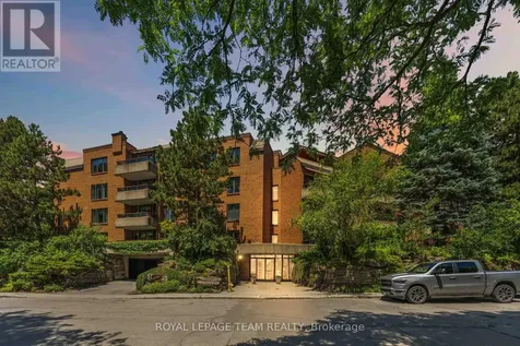 7 Kippewa Drive Ottawa ON K1S 3G3