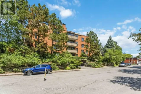 7 Kippewa Drive Ottawa ON K1S 3G3