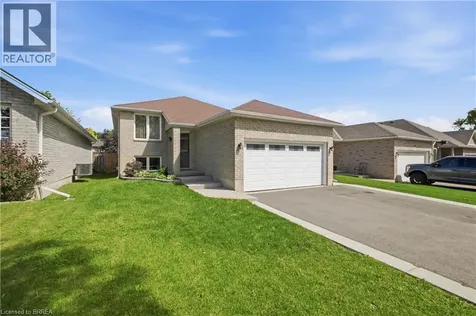 114 Donegal Drive Brantford ON N3T 6N4