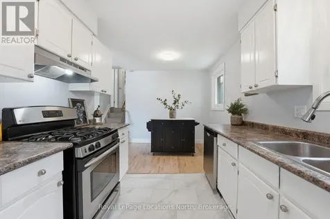 32 Courtice Crescent Collingwood ON L9Y 4G1