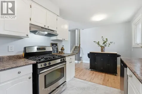 32 Courtice Crescent Collingwood ON L9Y 4G1