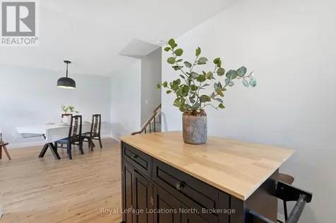 32 Courtice Crescent Collingwood ON L9Y 4G1