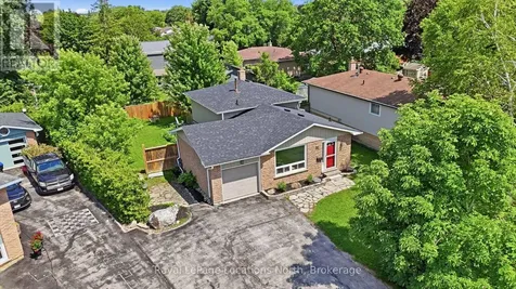 32 Courtice Crescent Collingwood ON L9Y 4G1