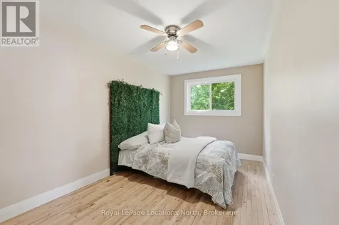 32 Courtice Crescent Collingwood ON L9Y 4G1