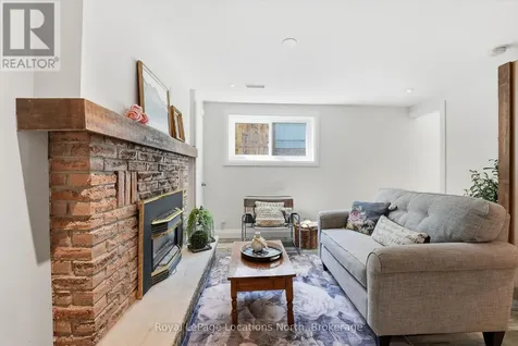 32 Courtice Crescent Collingwood ON L9Y 4G1
