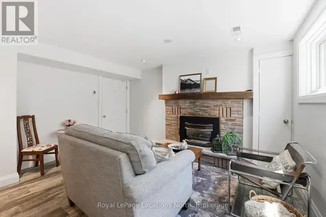 32 Courtice Crescent Collingwood ON L9Y 4G1