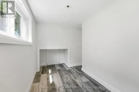 32 Courtice Crescent Collingwood ON L9Y 4G1