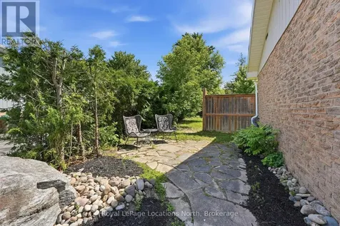 32 Courtice Crescent Collingwood ON L9Y 4G1
