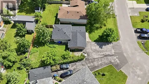 32 Courtice Crescent Collingwood ON L9Y 4G1