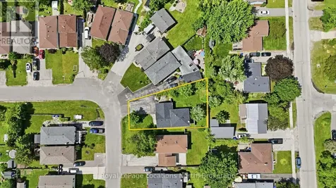 32 Courtice Crescent Collingwood ON L9Y 4G1
