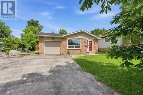 32 Courtice Crescent Collingwood ON L9Y 4G1