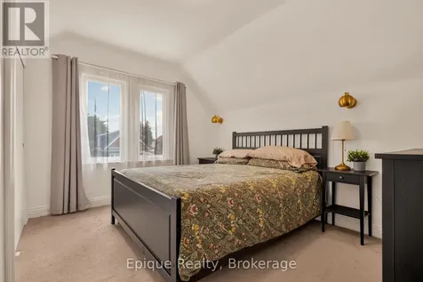 93 Graham Avenue South Hamilton (delta) ON L8K 2M2