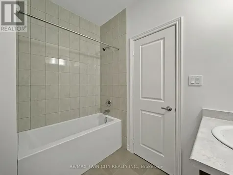 82 Gledhill Crescent Cambridge ON N1T 0G5