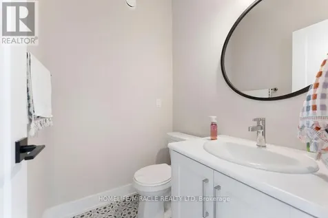 6 Rice Lane Orillia ON L3V 8M3