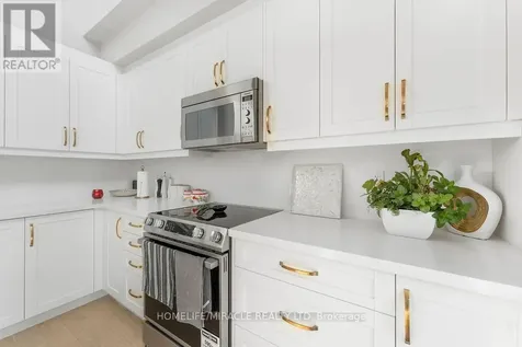 6 Rice Lane Orillia ON L3V 8M3